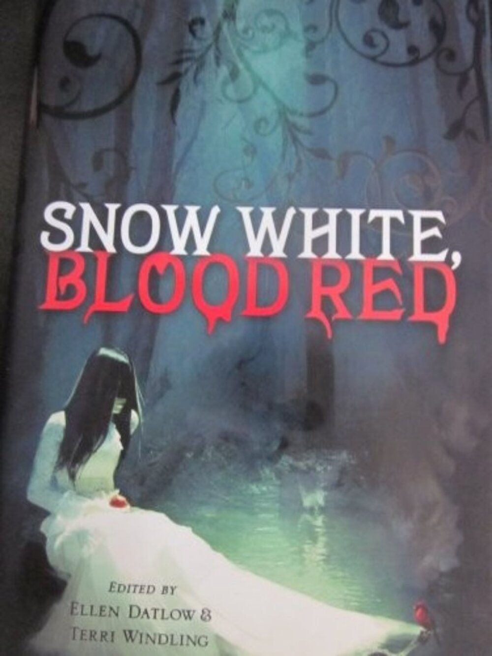 Snow White Blood Red by Ellen Datlow & Terri Windling - Book